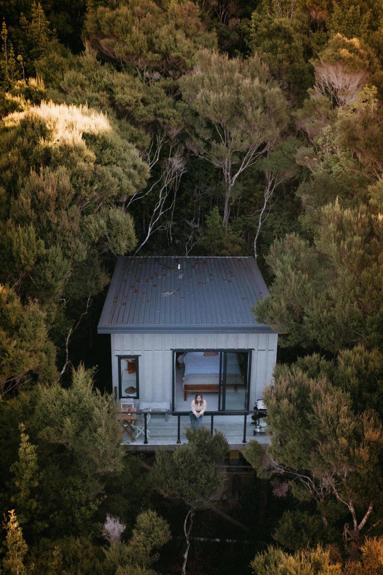 Treehouse Hideaway At Rekindle Tree Houses Opua Esterno foto